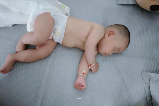 迁安市怀孕多久会显肚子